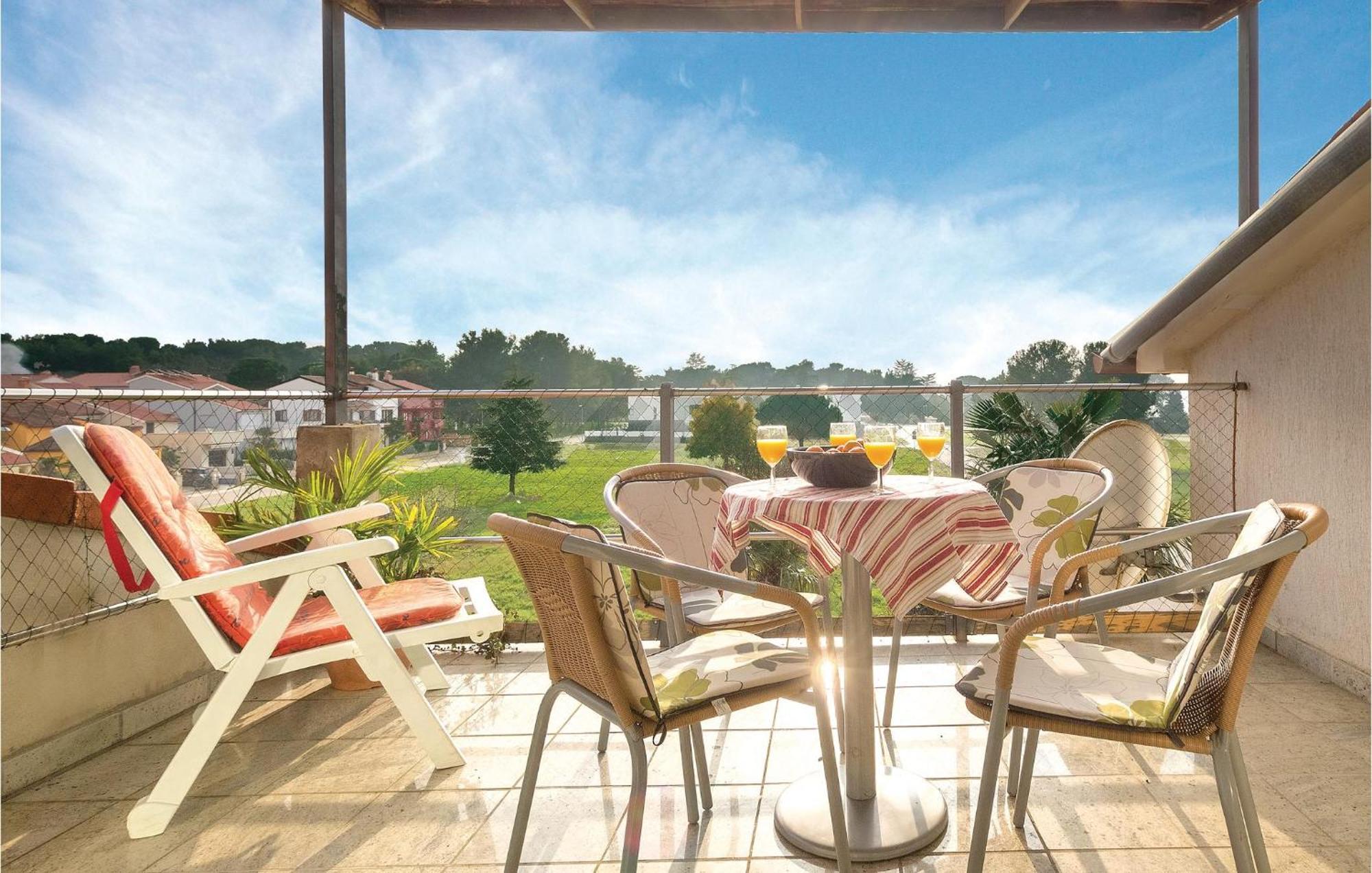 Lovely Apartment In Fazana With House Sea View Exterior photo