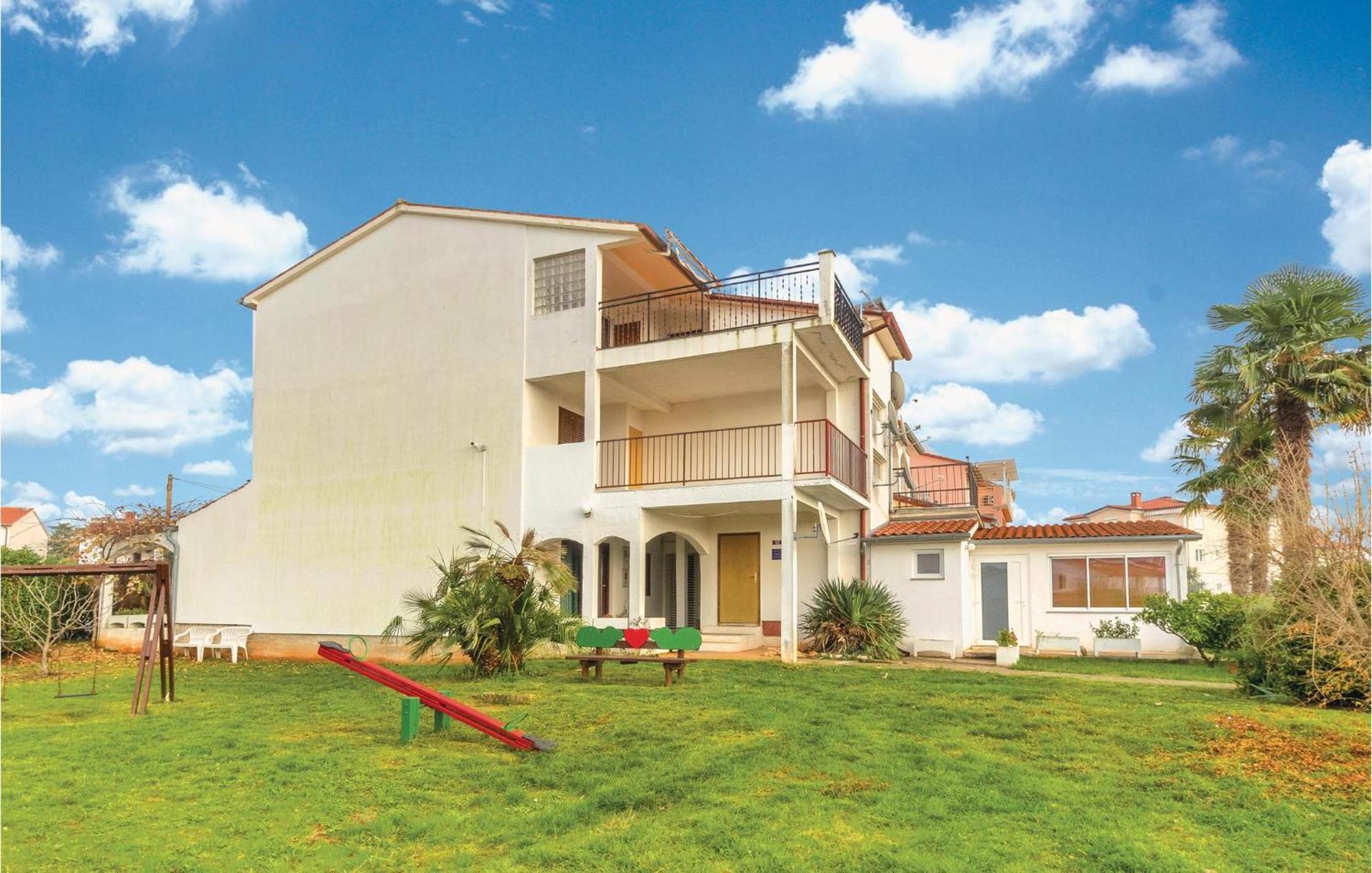 Lovely Apartment In Fazana With House Sea View Exterior photo
